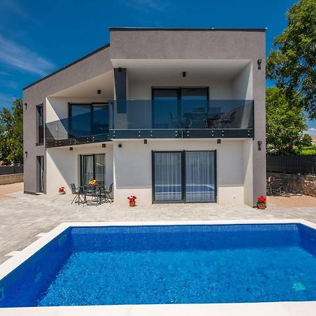Apartments Villa "Aurea" With Pool Krk Town Exteriör bild