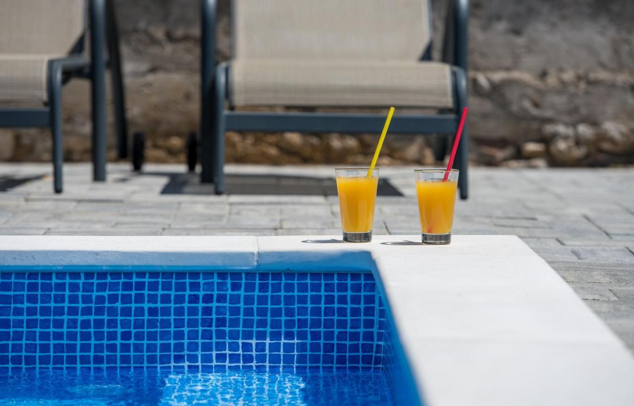 Apartments Villa "Aurea" With Pool Krk Town Exteriör bild