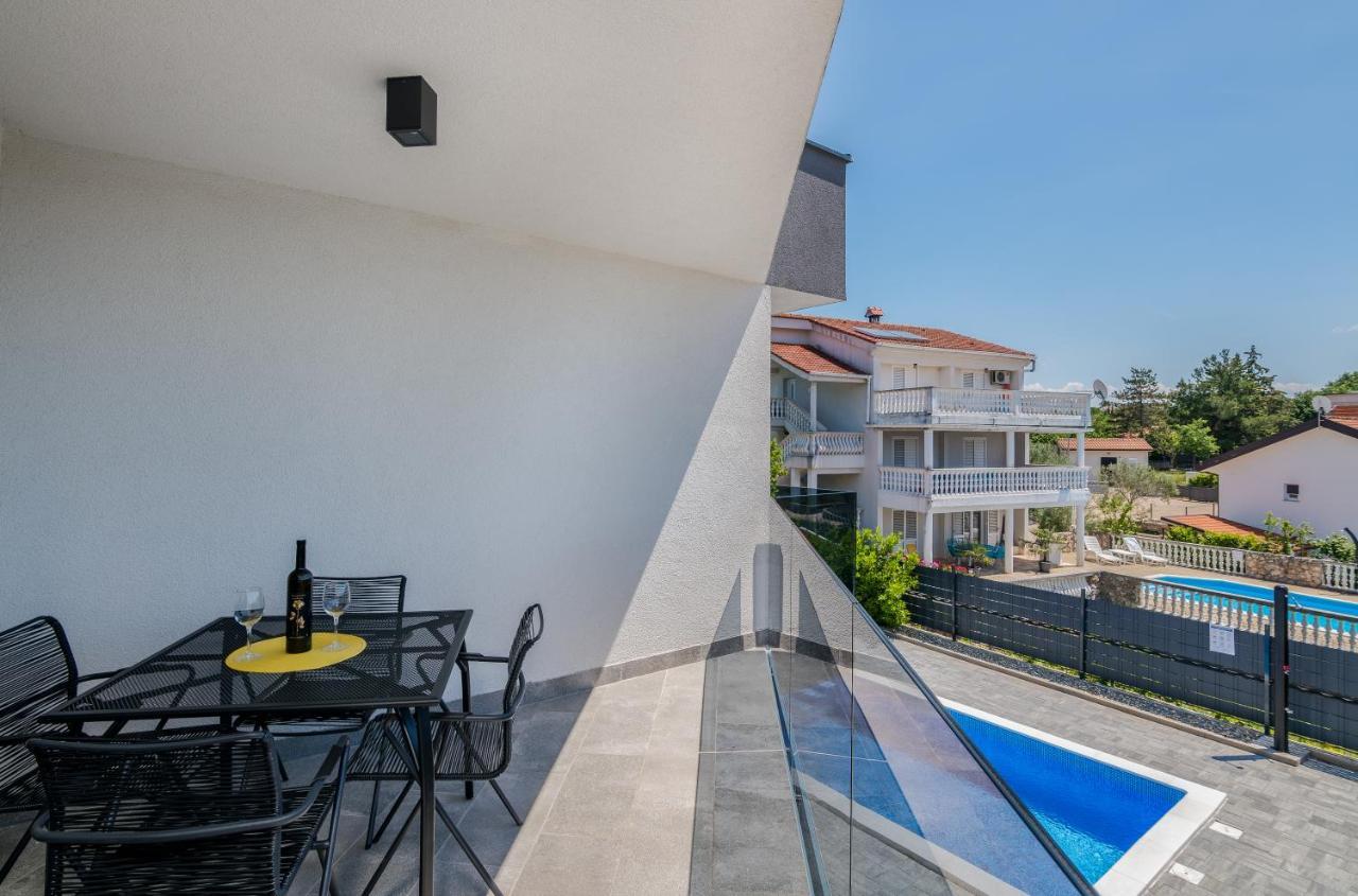 Apartments Villa "Aurea" With Pool Krk Town Exteriör bild