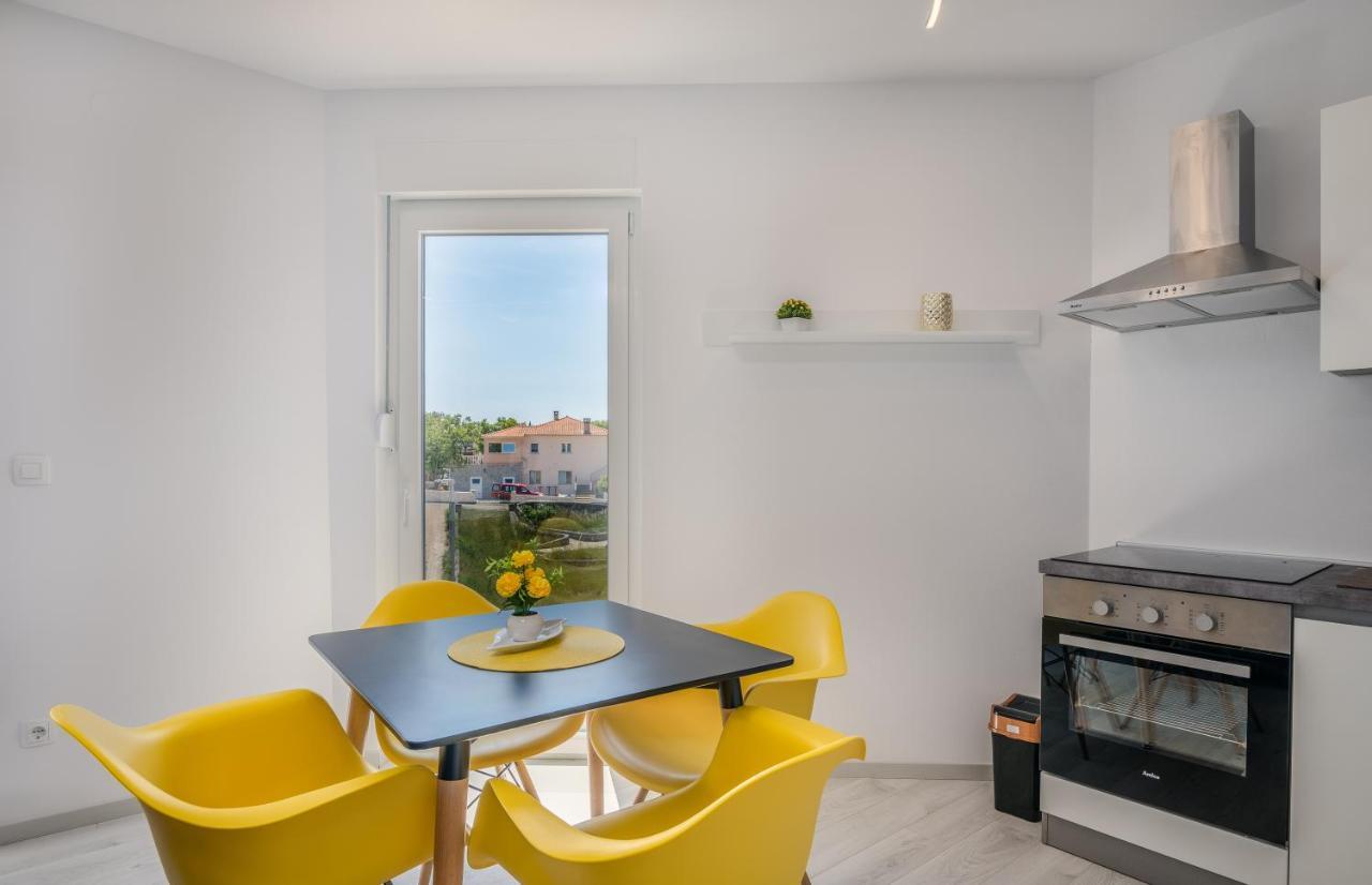Apartments Villa "Aurea" With Pool Krk Town Exteriör bild